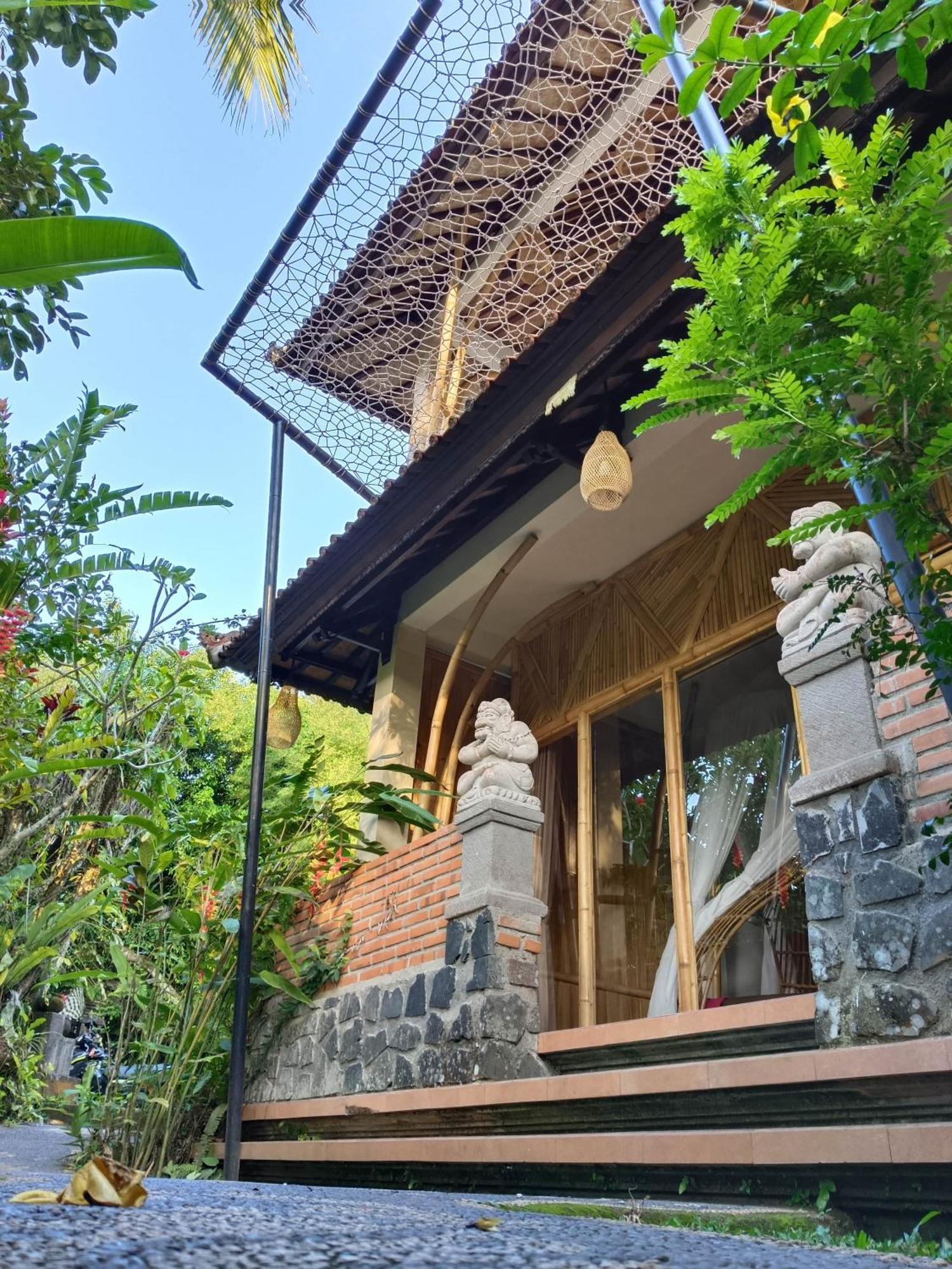 เกรเมาเท่นวิวส์วิลล่ารีสอร์ท Selat ภายนอก รูปภาพ