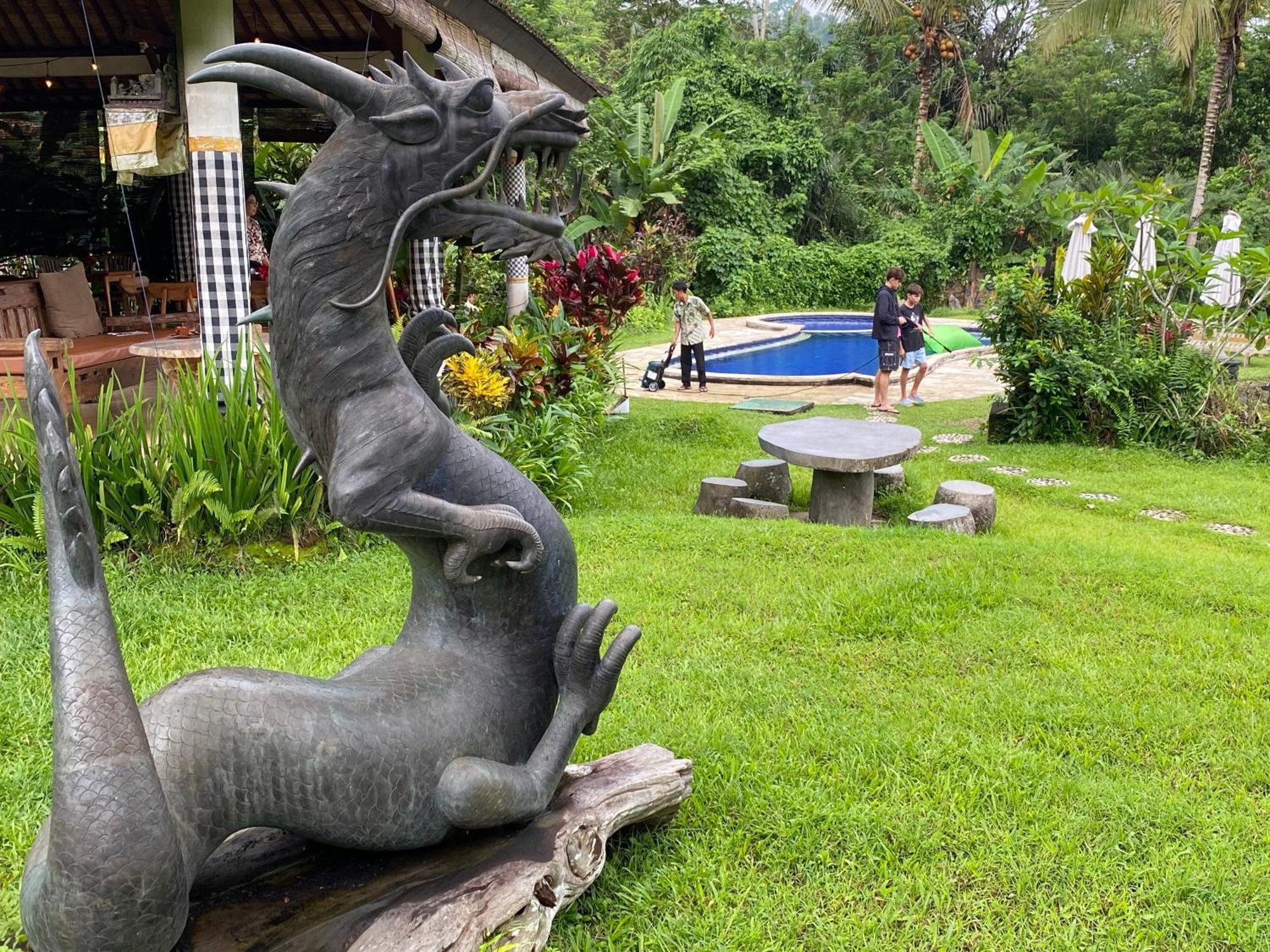 เกรเมาเท่นวิวส์วิลล่ารีสอร์ท Selat ภายนอก รูปภาพ